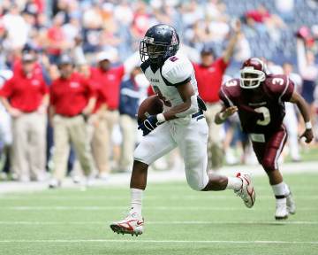 热闻|欧冠夜悲喜两重天！阿森纳晋级欧冠8强，曼城、切尔西被淘汰！（配图示意）